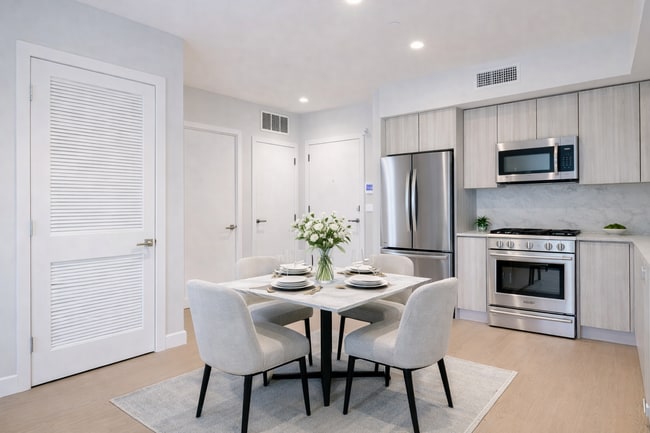 Photo - 5851 W 88th St Unidad 118-88