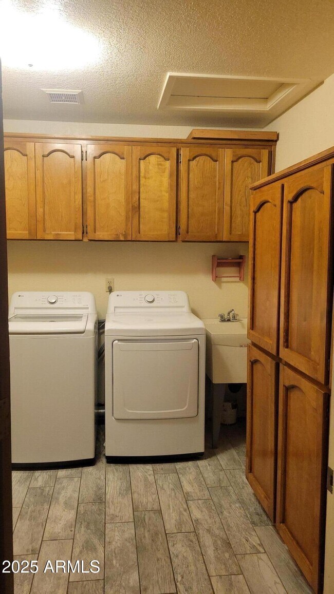 Photo - 3158 W Marconi Ave