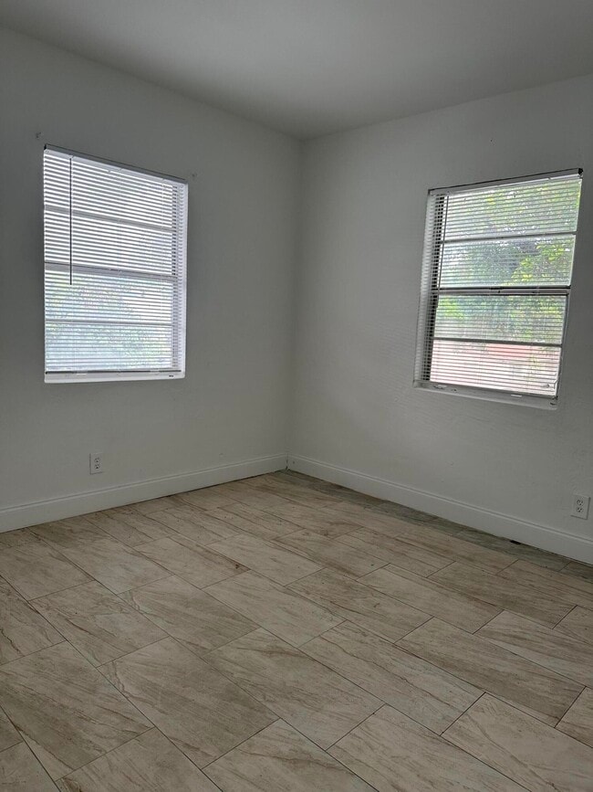 Photo - 608 5th St Unit 8