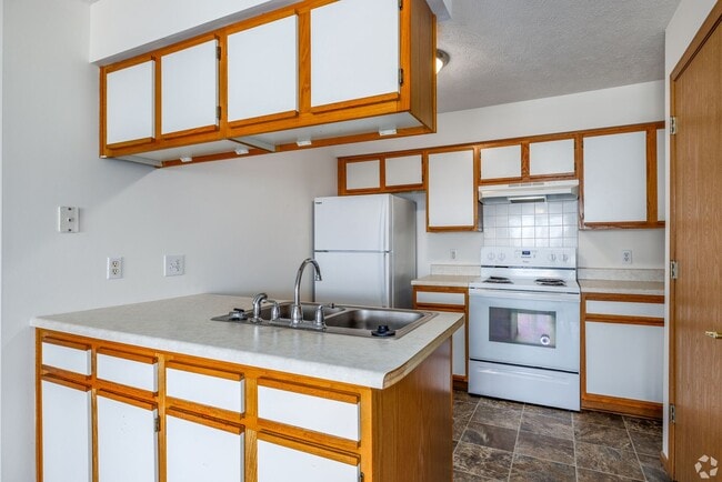 Photo - Eaglewood Apartments