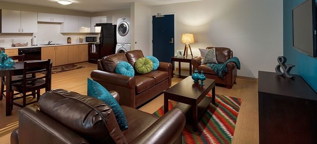 Building B Livingroom - Copper Beech Commons Apartments