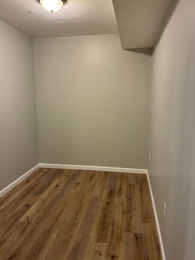 Photo - 1709 E St NE Unit 2