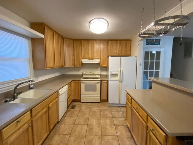 Photo - Move In Ready! "ASK ABOUT OUR ZERO-DEPOSIT...