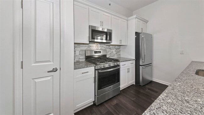 Photo - 470-472 Broadway Unit 2