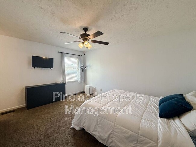 Photo - 815 Zapata Ln
