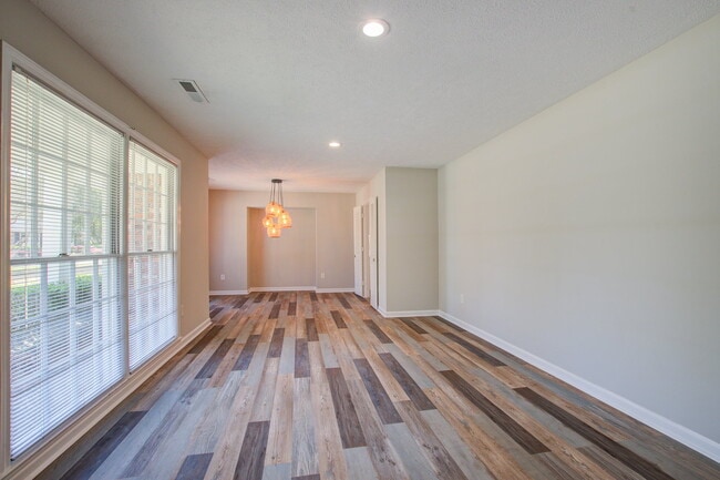 Photo - 1805 Chelwood Cir