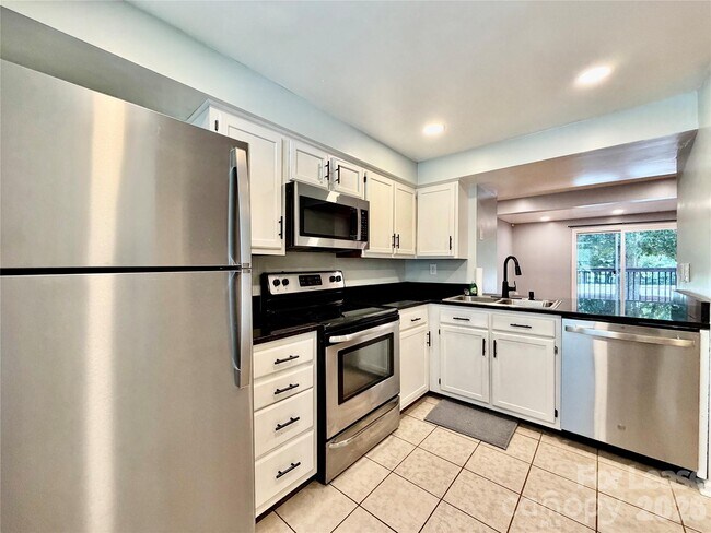 9604 Vinca Cir Unit E