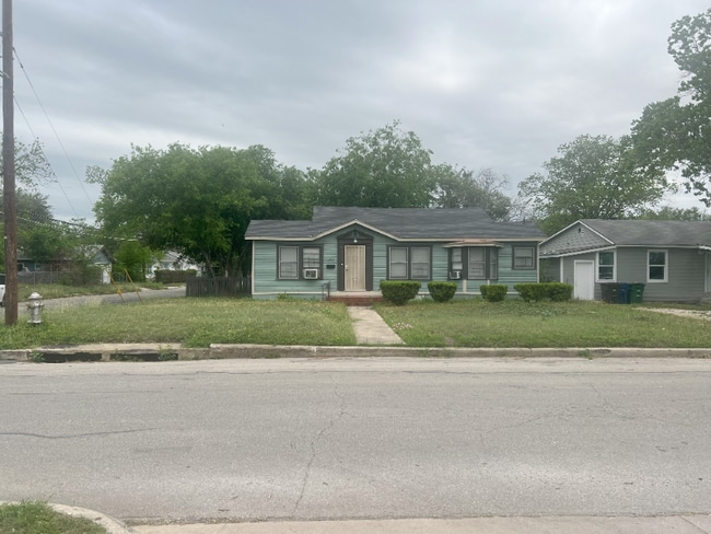 Photo - 142 Avant Ave