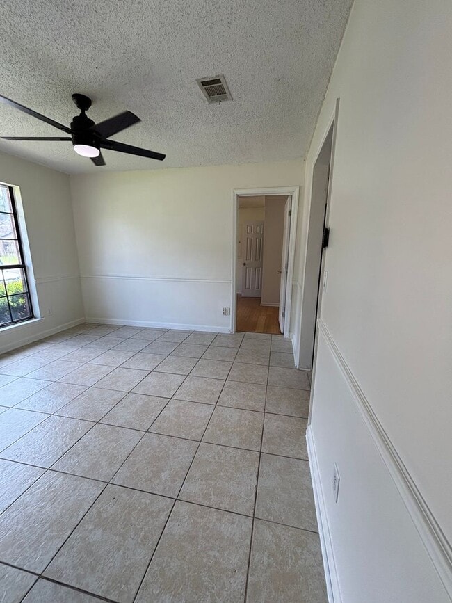 Photo - FOR RENT