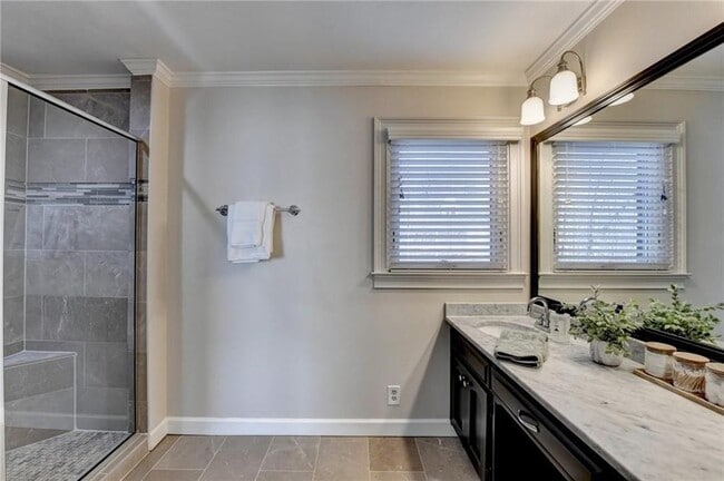 Photo - 350 S Satinwood Pl