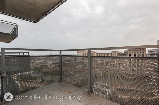 Photo - 235 W Van Buren St Unit 2113