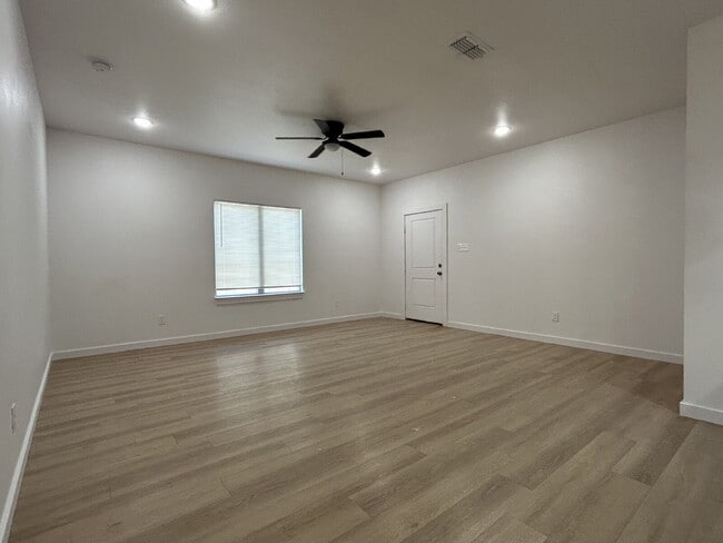 Photo - 5703 Kemper St Unit #2