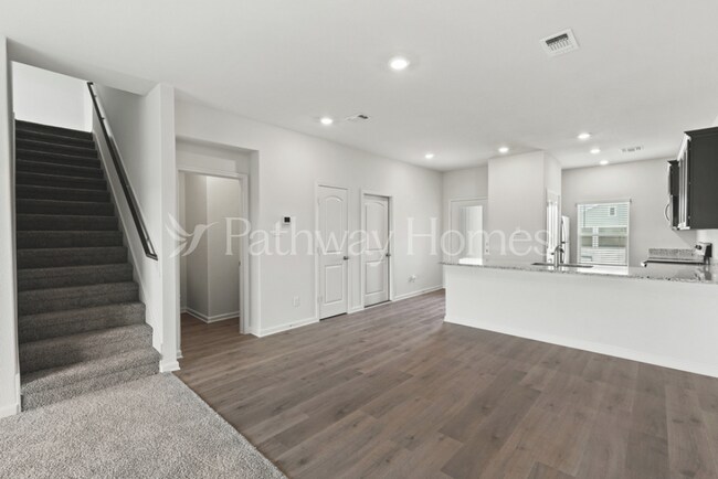 Photo - 916 Burlington Ave