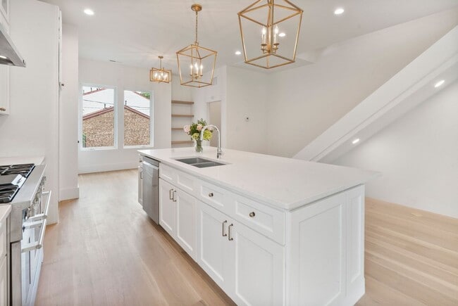 Photo - 129 French St Unit Side A