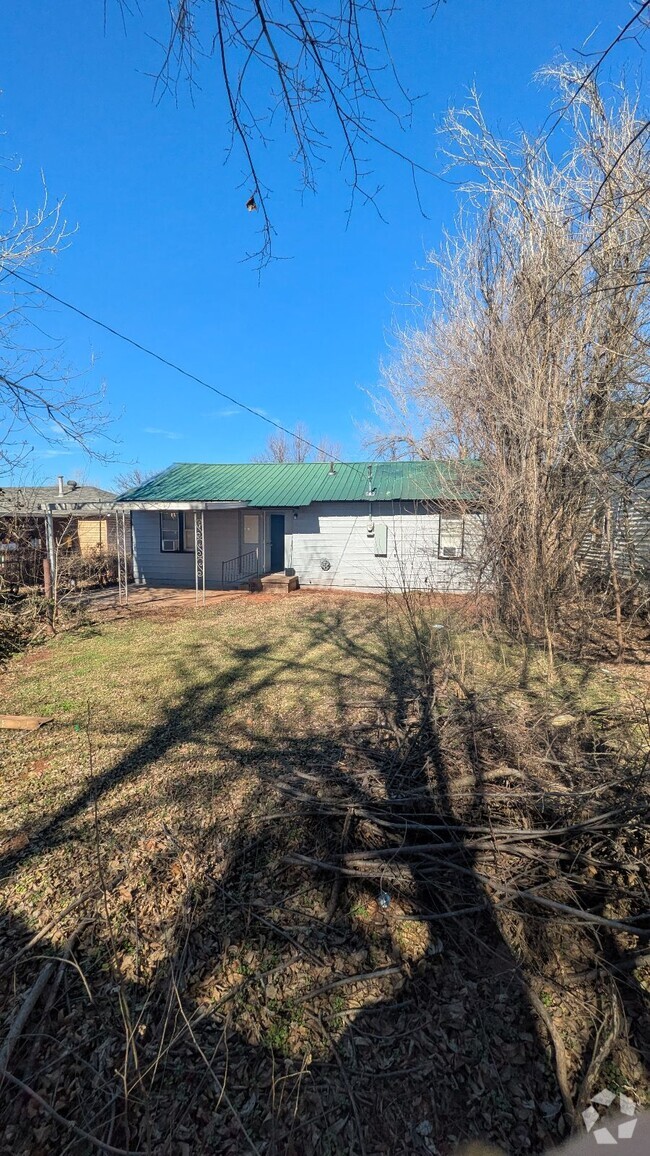 Building Photo - 1606 SE 61st St Rental