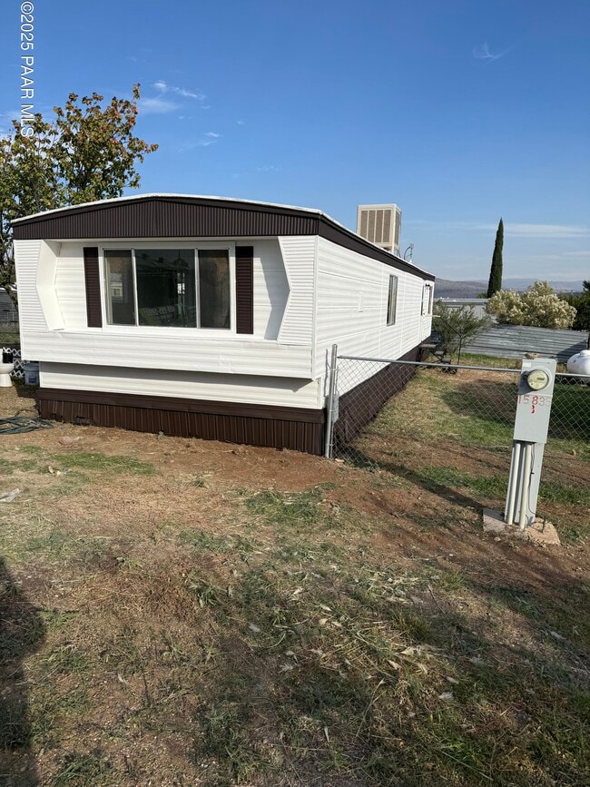 Building Photo - 15835 S Cordes Lakes Dr