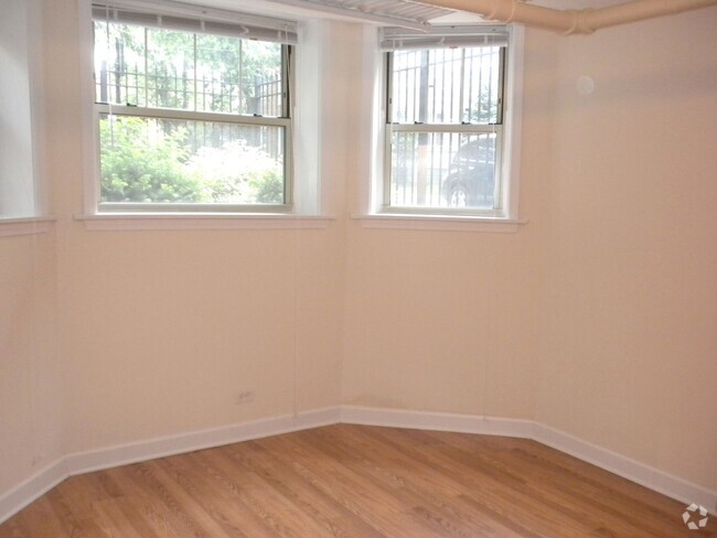 Building Photo - 2455 N Spaulding Ave Unit G Rental