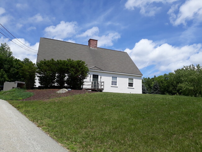 Building Photo - 15 Emerson Rd Unit First Floor