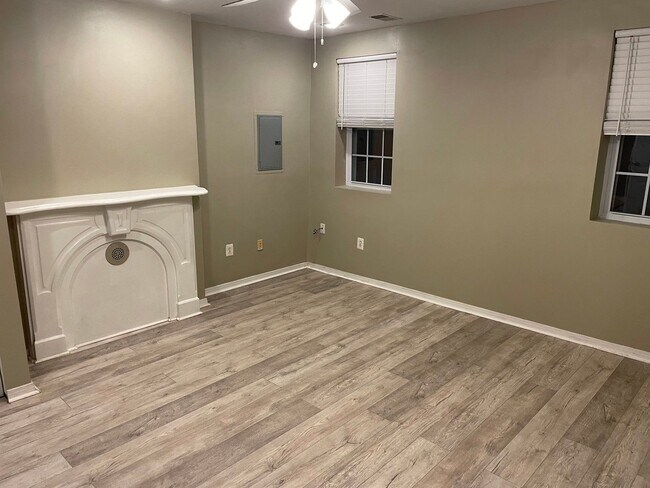 909 S 21st St Unit 2