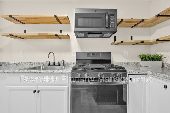 Photo - 703 Mills St