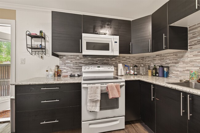 Photo - 3934 W Alabama St Unit 4