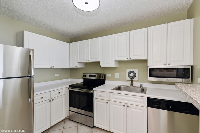 Photo - 111 W Maple St Unit 2711