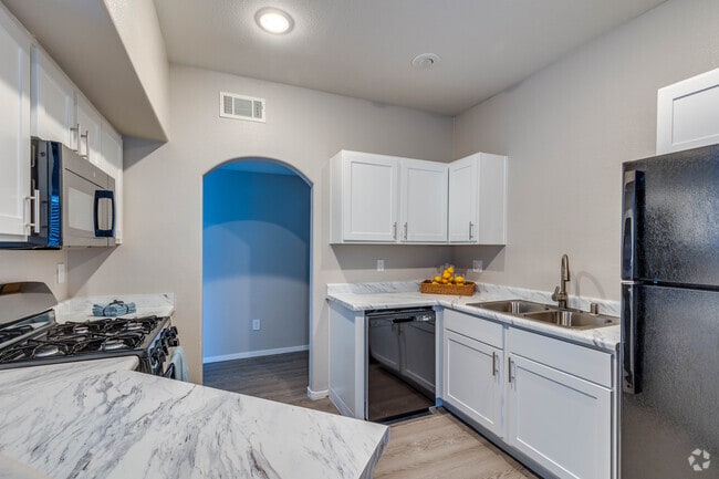 2 BR, 2 BA (B1) - 1,120 SF