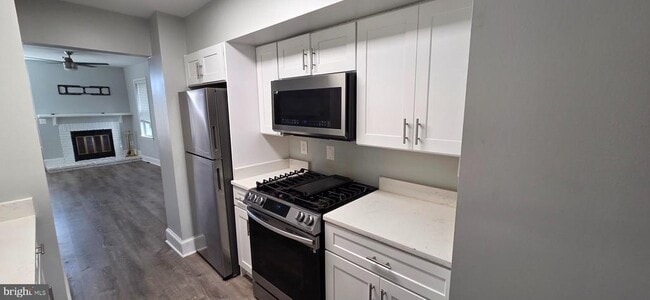 Photo - 2013 N Oakland St