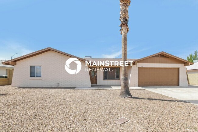 Building Photo - 4 Bedroom Pet-Friendly Home in Glendale, AZ with Main Street Renewal