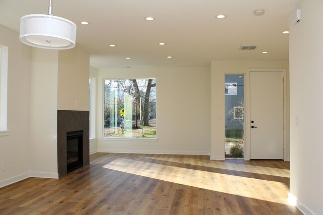 Photo - 9707 N Smith St Unidad 9707
