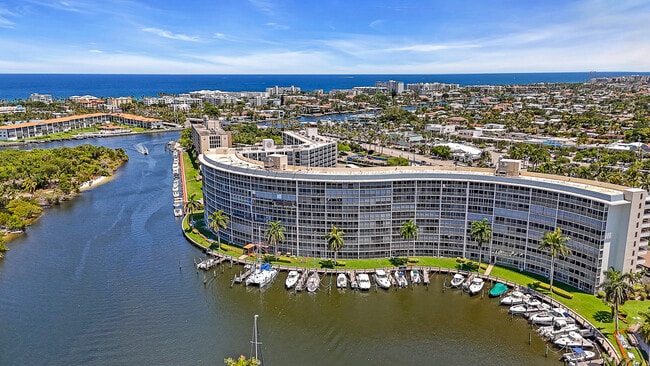 Building Photo - 1523 E Hillsboro Blvd Unit 336