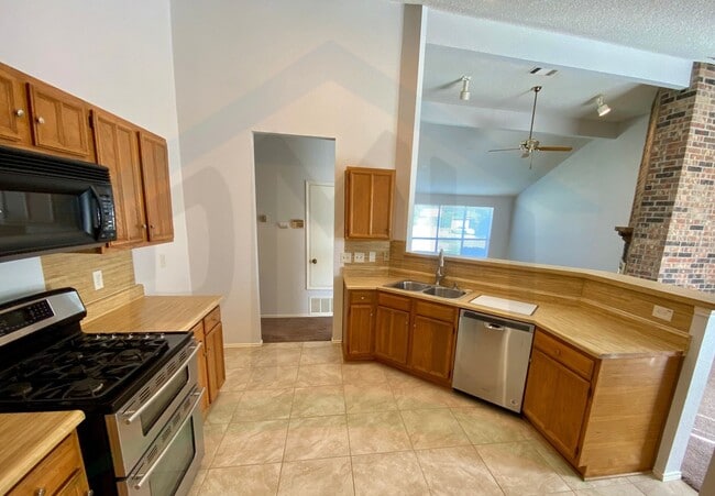 Photo - 322 Quail Hollow Dr