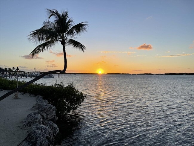 Building Photo - 17011 N Bay Rd Unit 406