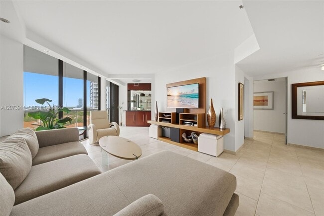 3610 Yacht Club Dr Unit 1115