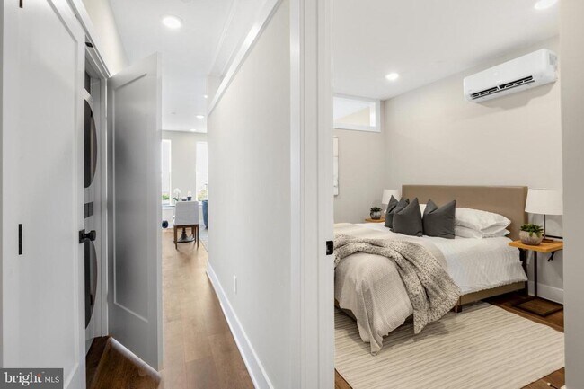 Photo - 1924 N Front St Unit 207