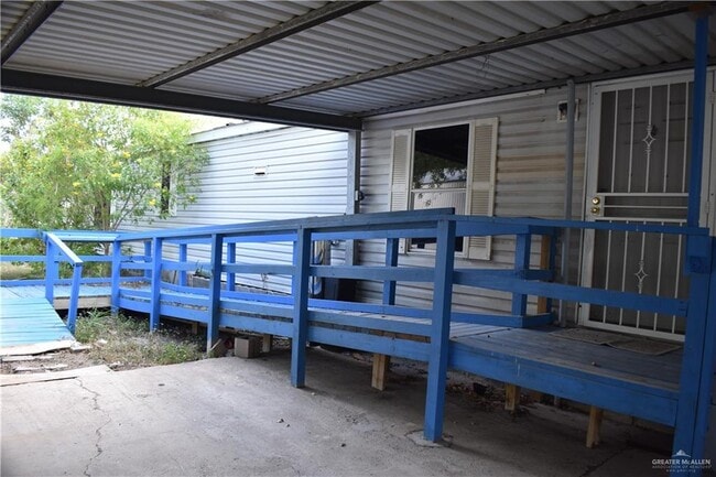 Photo - 9 Banyan Ave