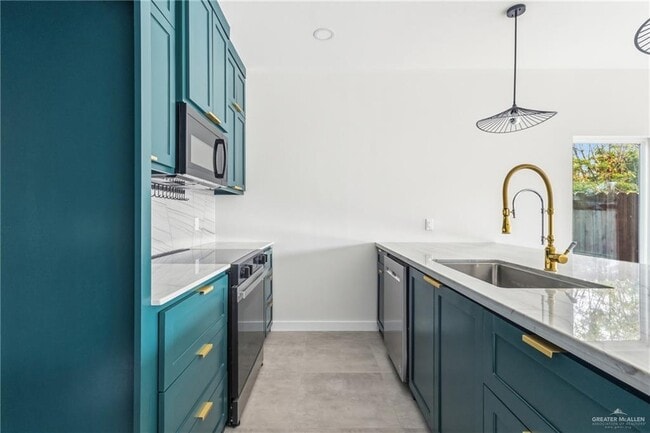 Photo - 14 Bicentennial Blvd