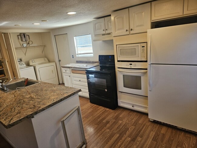 Photo - 13530 SW 7th Pl