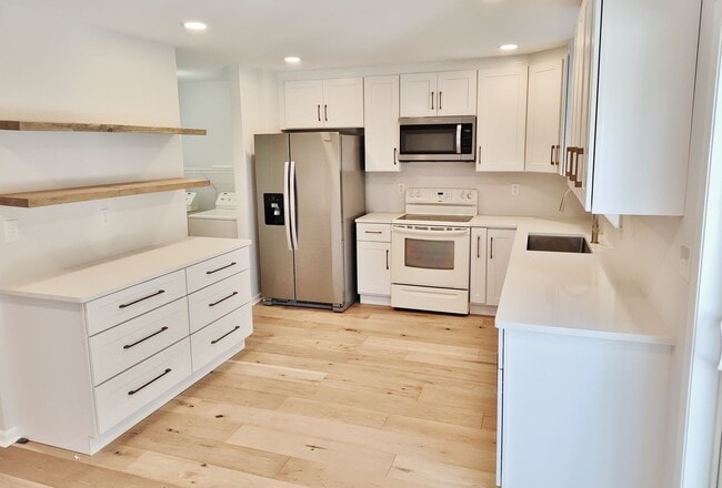 Photo - 3 Bed / 2-1/2 Bath Single Family Home