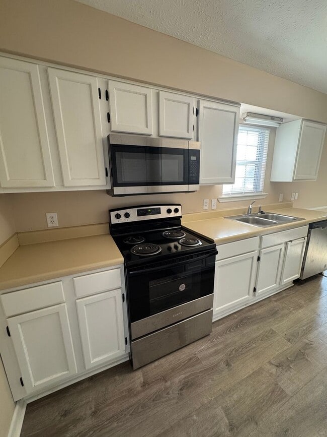 Photo - Move-In Ready 3 Bedroom 2 Bath Home in Antioch!