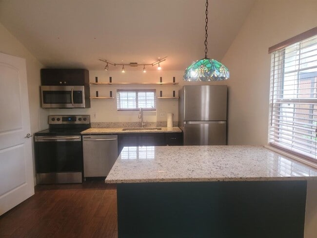 Photo - 1313 Canton St