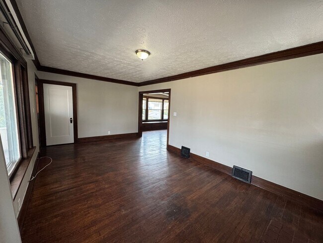 4103-4103 Spokane Ave Unit 4101 Spokane Ave (Upper)