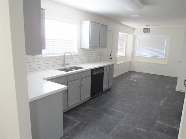 Photo - 18822 Timber Way Dr