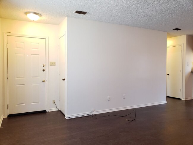 Photo - 16046 Shoshone Dr