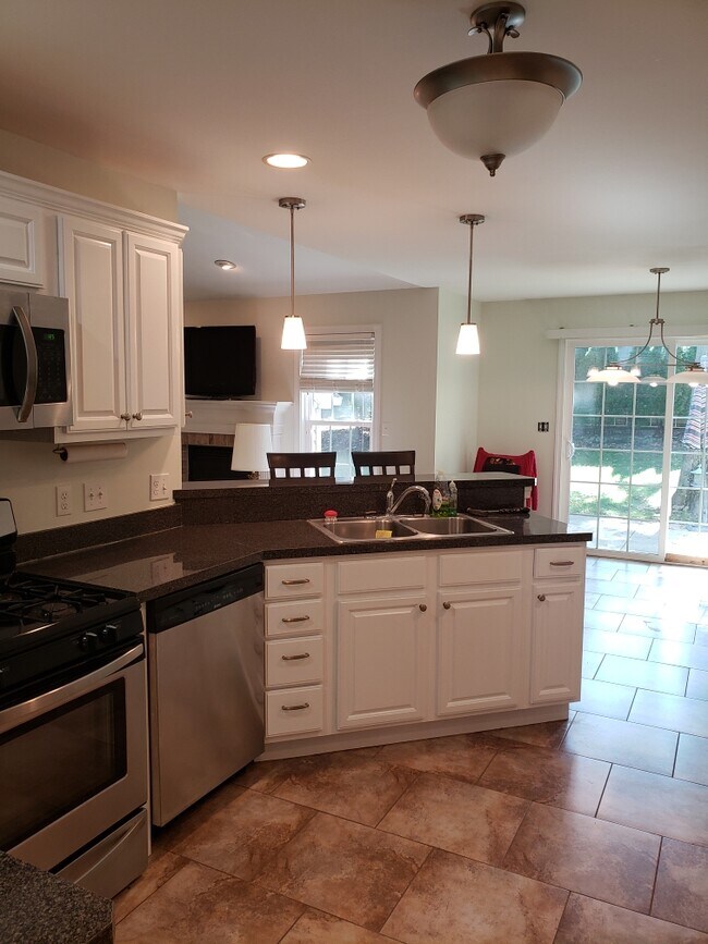 Photo - 1859 Meadowlark Ln