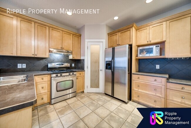 Photo - Modern 2 Beds, 2.5 Baths Townhouse | No Pe...