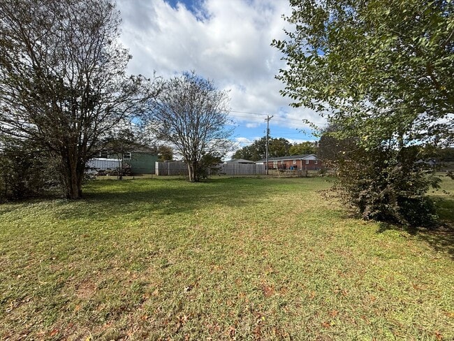 Photo - Charming 3-Bed / 2-Bath Home in Muscle Shoals