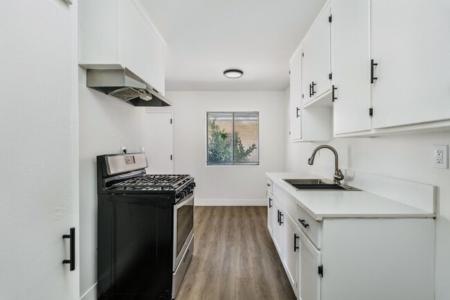 6115 Cherry Ave