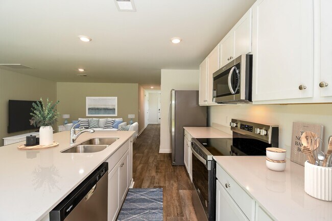 Photo - 28 Striker Rd