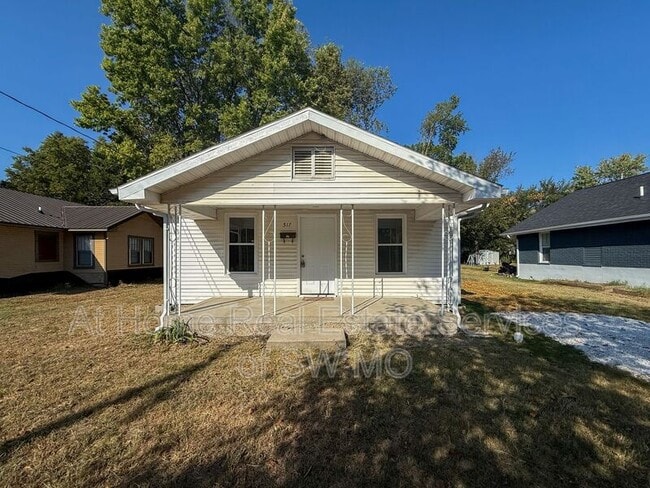 Building Photo - 517 S Park Ave Rental